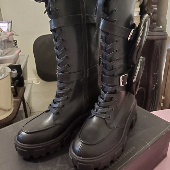 Black combat boots - Picture 5 of 5